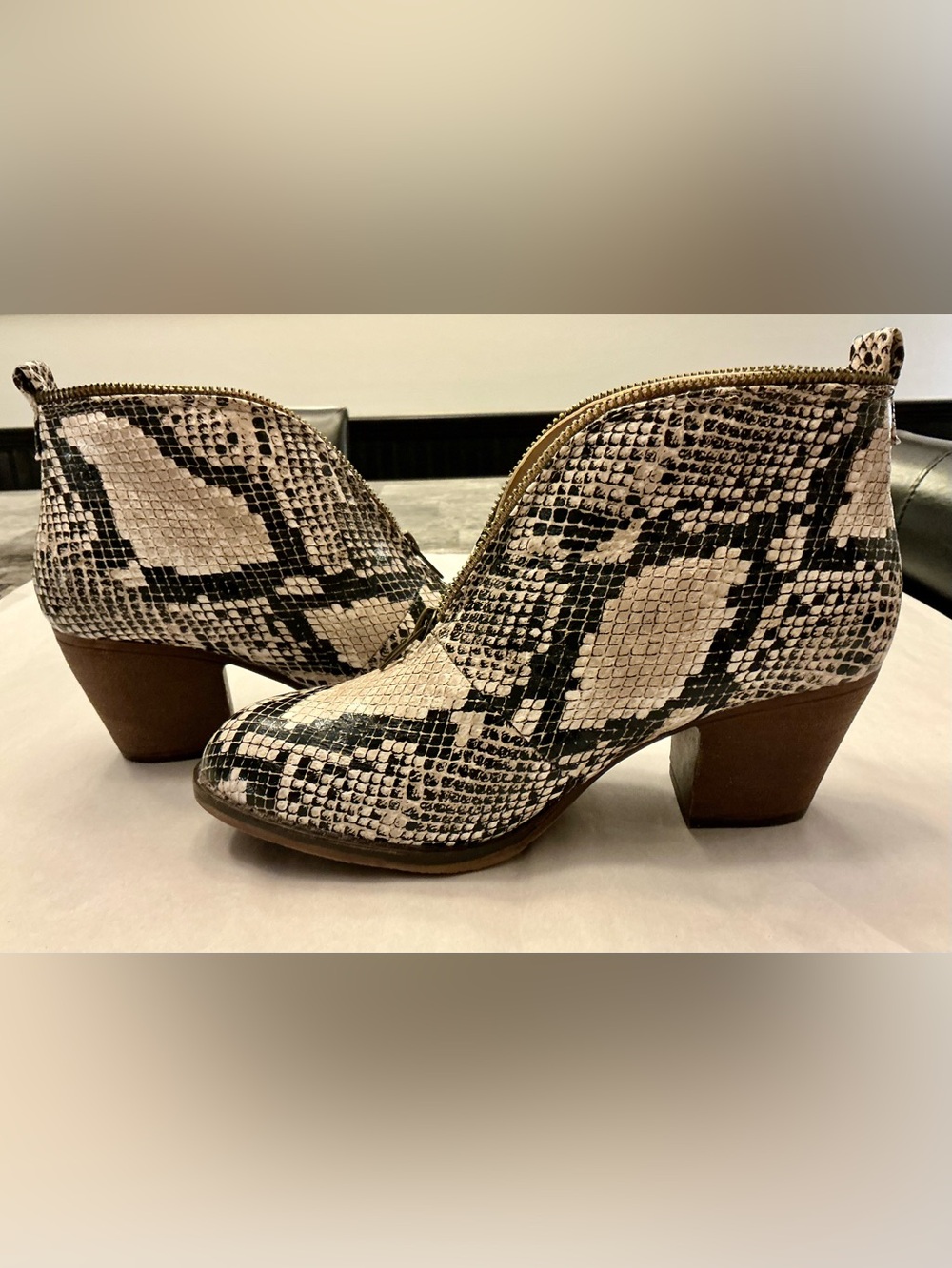 Mata Chunky Heel Ankle Bootie Faux Snake Skin Cream Black Country Festival 7.5